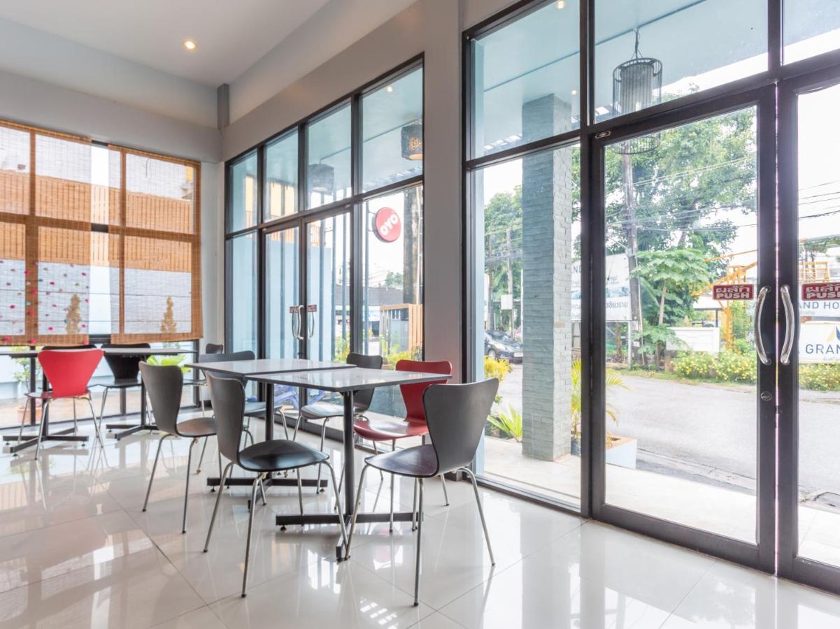 Oyo 1127 Baan Siam Hotel Чианг Рай Екстериор снимка