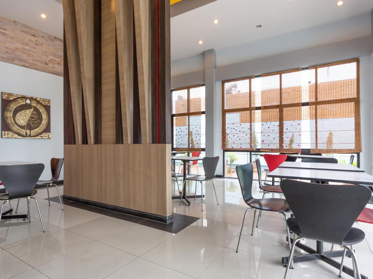 Oyo 1127 Baan Siam Hotel Чианг Рай Екстериор снимка