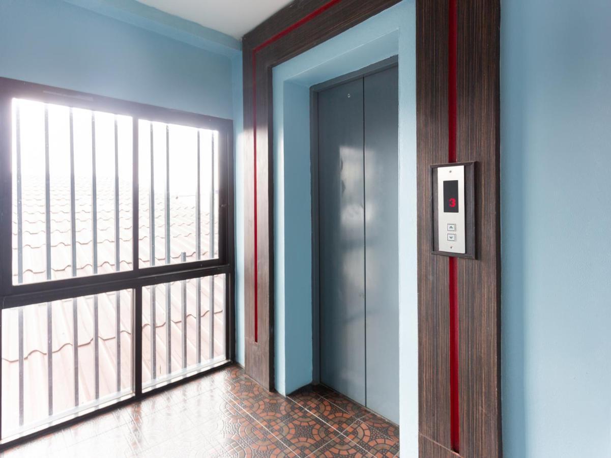 Oyo 1127 Baan Siam Hotel Чианг Рай Екстериор снимка