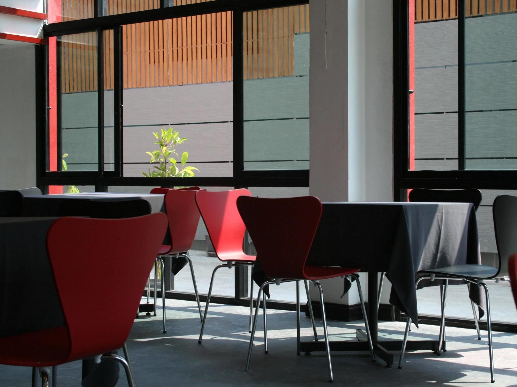 Oyo 1127 Baan Siam Hotel Чианг Рай Екстериор снимка
