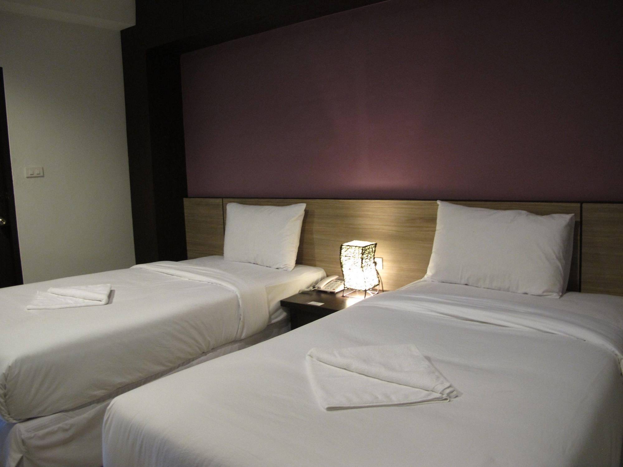Oyo 1127 Baan Siam Hotel Чианг Рай Екстериор снимка